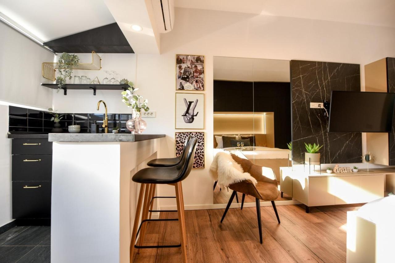 בוקרשט Calea Victoriei Modern Studio - Escape In The City Center מראה חיצוני תמונה